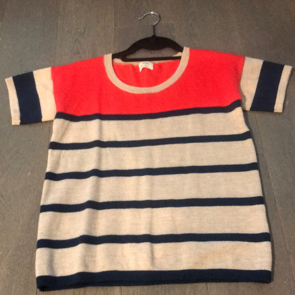 Short sleeves sweater